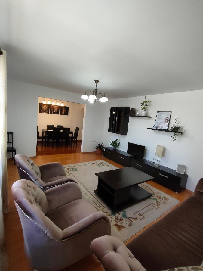 "Apartament"-Casa Genius 普洛耶什蒂 外观 照片